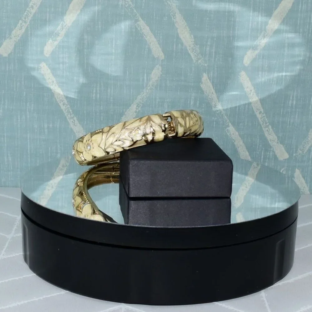 Artistic Pearlized Floral Enamel Hinged Bracelet Caroline C Estate Collection - Picture 3 of 9